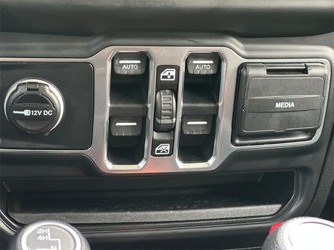 Used 2019 Jeep Wrangler Unlimited Sport S image 17