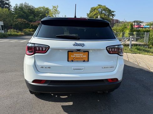 Certified 2022 Jeep Compass Limited image 4