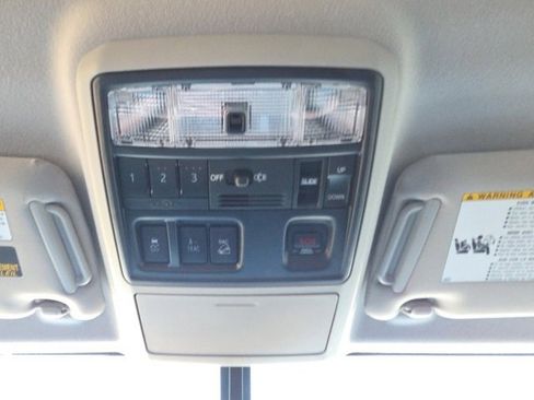 Used 2019 Toyota 4Runner Limited image 32