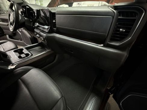 Used 2024 GMC Sierra 3500 SLT w/ SLT Premium Package image 28