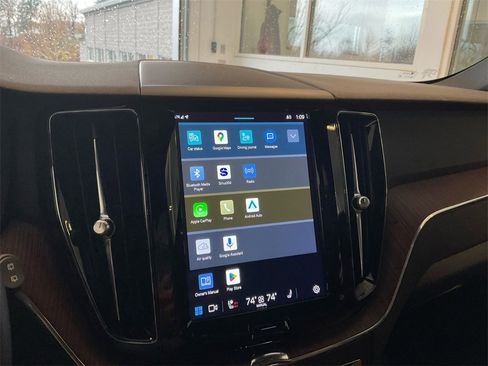 Certified 2023 Volvo XC60 B5 Plus w/ Climate Package image 23