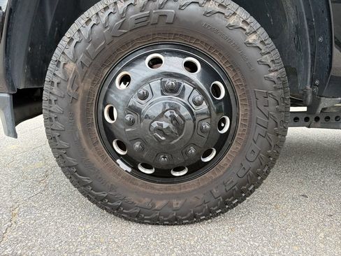 Used 2025 RAM 3500 Limited AWD/4WD image 28