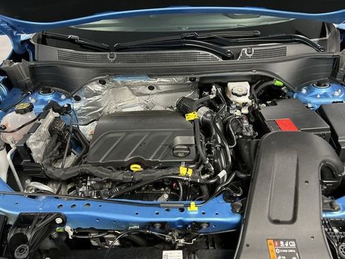 Certified 2025 Chevrolet Trax RS w/ Sunroof Package FWD image 30