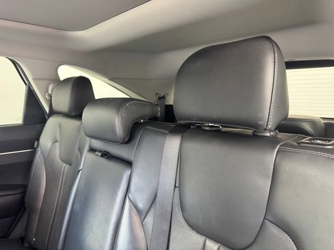 Used 2024 Kia Sorento S w/ Panoramic Sunroof Package FWD image 11
