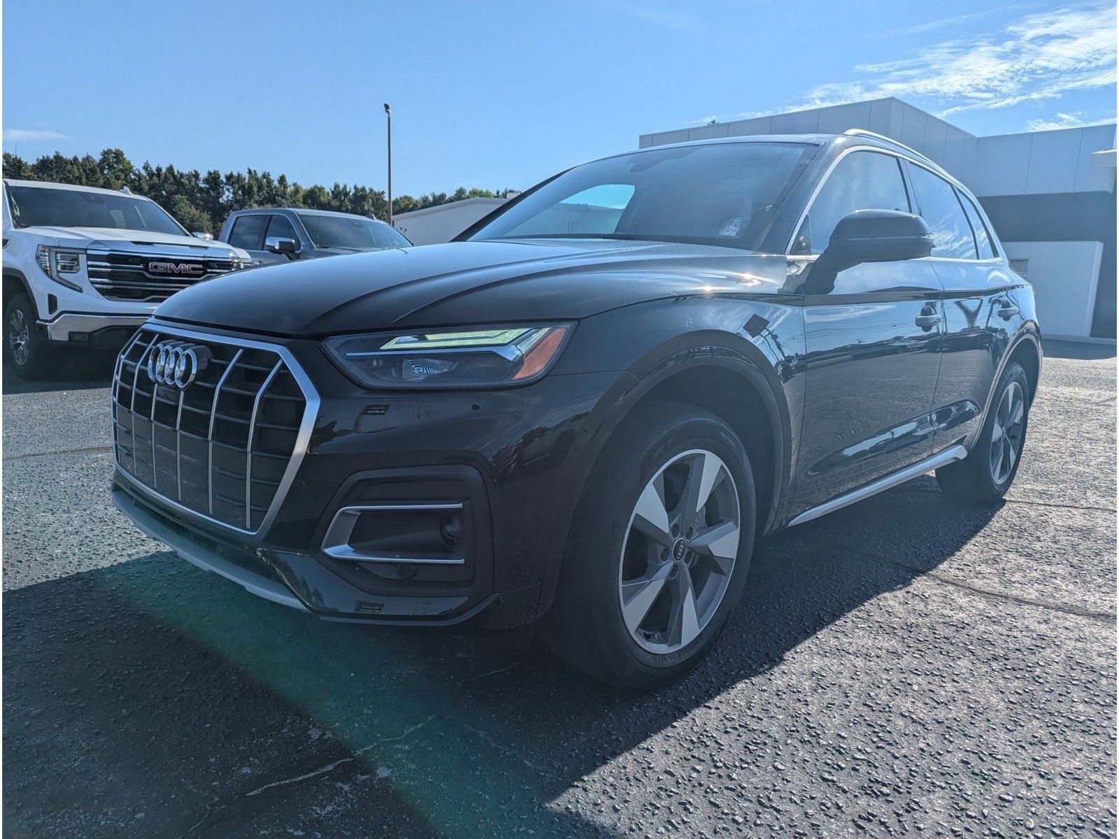 Used 2023 Audi Q5 2.0T Premium Plus w/ Premium Plus Package AWD/4WD image 6