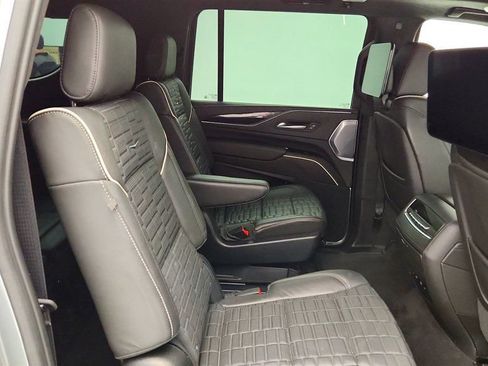 Used 2024 Cadillac Escalade ESV V w/ LPO, ONYX Package AWD/4WD image 27