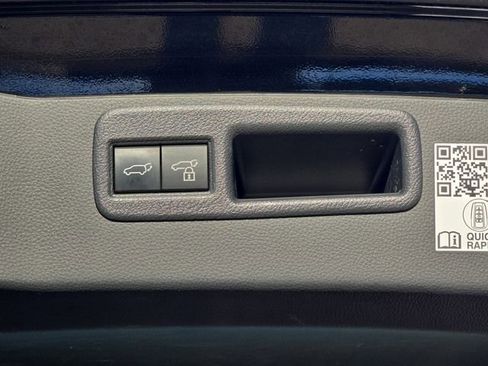 Used 2024 Toyota Venza Limited image 13