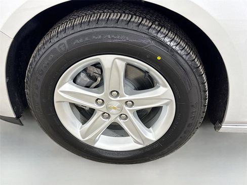 Used 2021 Chevrolet Malibu LS image 28