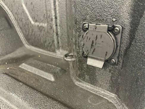 Used 2025 Chevrolet Silverado 1500 ZR2 w/ Technology Package image 22