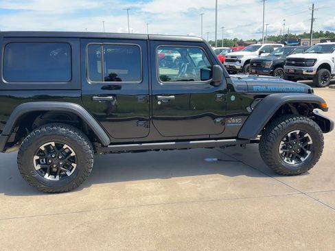 Used 2025 Jeep Wrangler Unlimited Rubicon 4xe w/ Safety Group AWD/4WD image 2