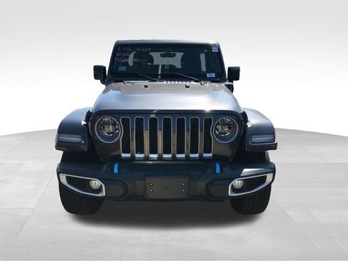 Used 2023 Jeep Wrangler Unlimited Sahara AWD/4WD image 11