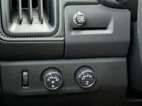 Certified 2022 GMC Canyon AT4 AWD/4WD image 30