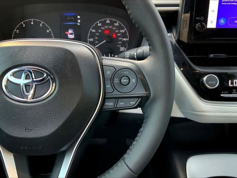 Used 2025 Toyota Corolla SE image 23