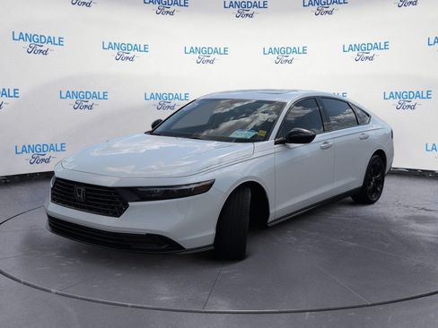 Used 2025 Honda Accord SE image 11