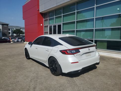 Used 2024 Honda Civic Sport image 4