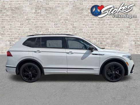 Certified 2023 Volkswagen Tiguan SE R-Line AWD/4WD image 3