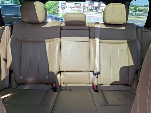 Certified 2023 Land Rover Range Rover SE AWD/4WD image 13