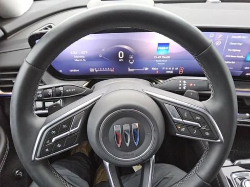 Used 2025 Buick Envision Avenir image 11