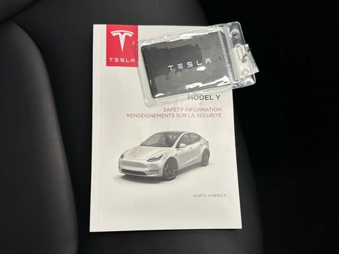 Used 2024 Tesla Model Y Long Range image 38