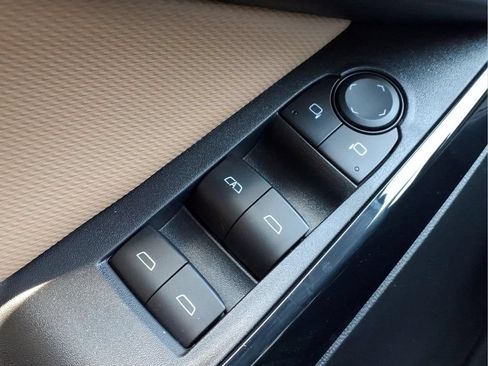 Used 2026 Chevrolet Equinox ACTIV FWD image 15