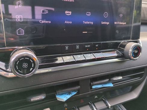 Used 2024 Chevrolet Colorado Trail Boss w/ Technology Package AWD/4WD image 25