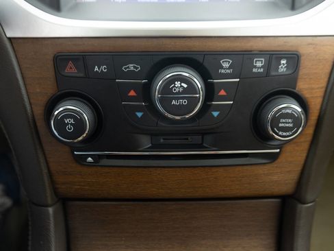 Used 2013 Chrysler 300 C Luxury Series w/ Harman Kardon Audio Group RWD image 36