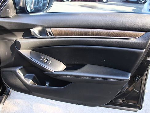 Used 2018 Honda Accord EX-L image 23