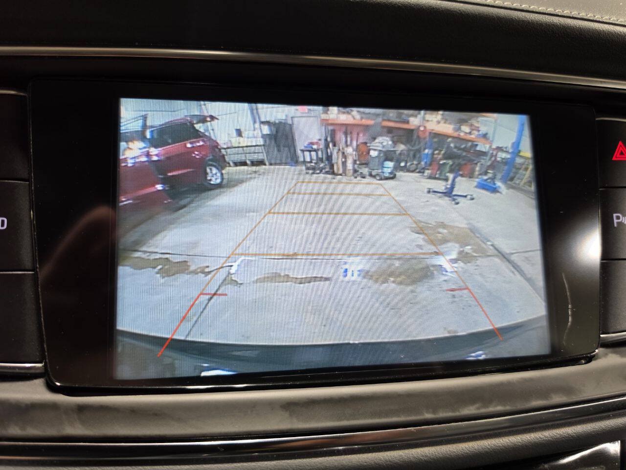 Used 2018 Buick Enclave Essence AWD/4WD image 38