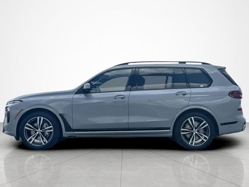 Used 2023 BMW X7 xDrive40i w/ M Sport Package AWD/4WD image 2