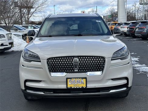 Certified 2023 Lincoln Aviator Standard w/ Premium Package image 2