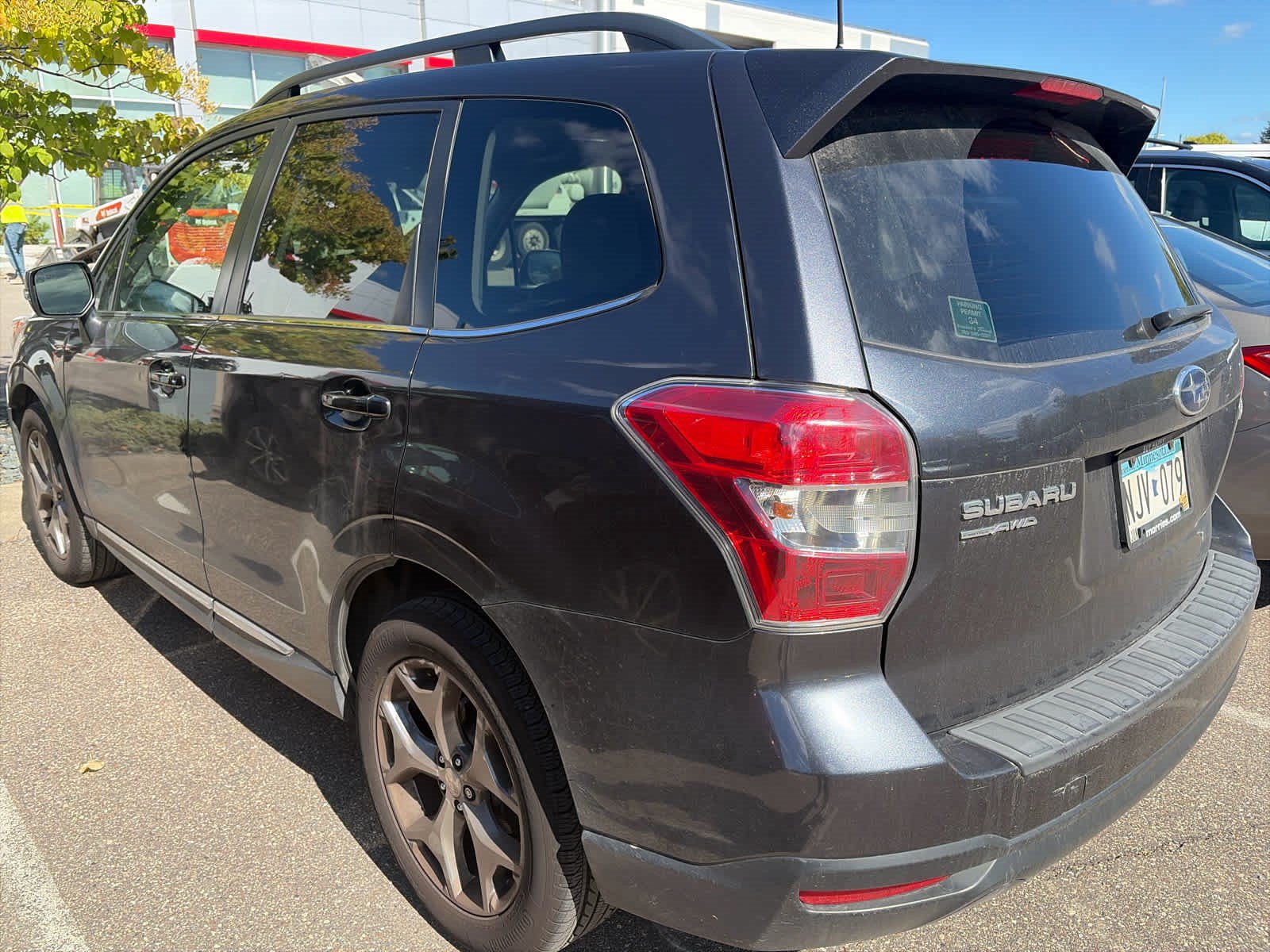 Used 2015 Subaru Forester 2.5i Touring w/ Eyesight & Navigation System AWD/4WD image 4