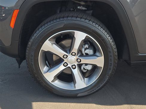 Used 2023 Jeep Grand Cherokee Limited RWD image 24