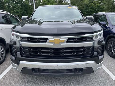 Used 2023 Chevrolet Silverado 1500 LT AWD/4WD image 2