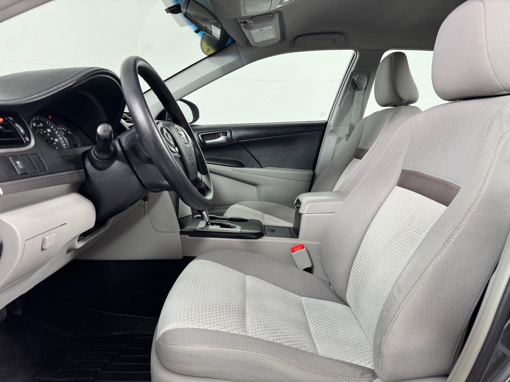 Used 2014 Toyota Camry LE FWD image 8