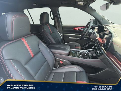 Used 2024 Chevrolet Traverse RS AWD/4WD image 28