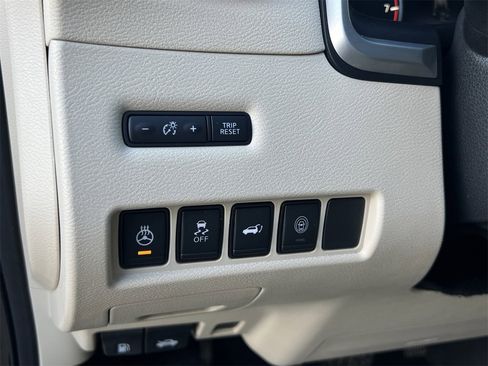 Used 2022 Nissan Murano SL w/ SL Moonroof Package image 13