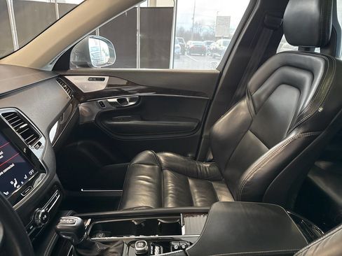 Used 2018 Volvo XC90 T6 Momentum w/ Convenience Package image 23