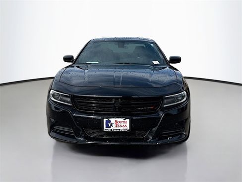 Used 2020 Dodge Charger SXT w/ Blacktop Package image 2