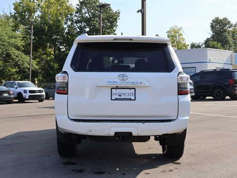 Used 2018 Toyota 4Runner SR5 Premium AWD/4WD image 6