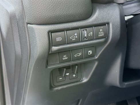 Used 2024 Toyota Land Cruiser image 19