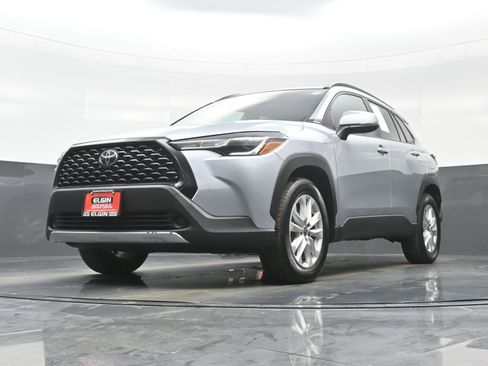 Used 2024 Toyota Corolla Cross LE image 25