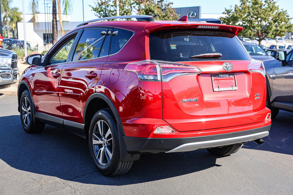 Used 2017 Toyota RAV4 XLE AWD/4WD image 21