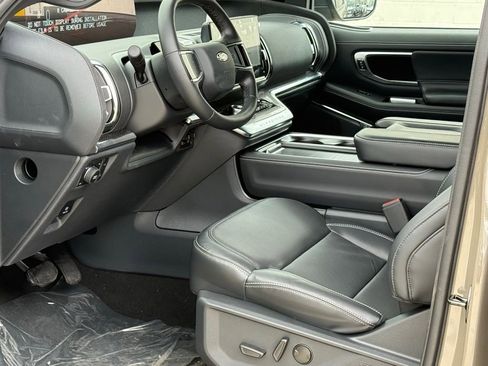 New 2026 Ford Expedition Platinum w/ Stealth Appearance Package image 5