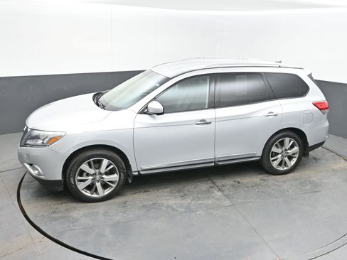 Used 2013 Nissan Pathfinder Platinum image 29