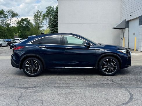 Used 2025 INFINITI QX55 Essential AWD/4WD image 2