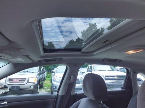 Used 2012 Chevrolet Impala LT w/ LT Sunroof Package image 13