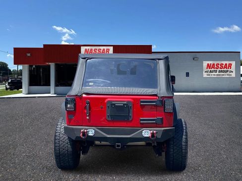 Used 2012 Jeep Wrangler Unlimited Sahara w/ Connectivity Group AWD/4WD image 5