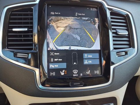 Used 2018 Volvo XC90 T6 Momentum w/ Convenience Package image 17