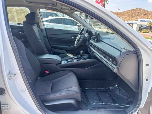 Certified 2025 Honda Accord SE image 19