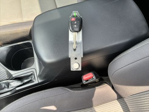 Used 2013 Toyota RAV4 XLE FWD image 35